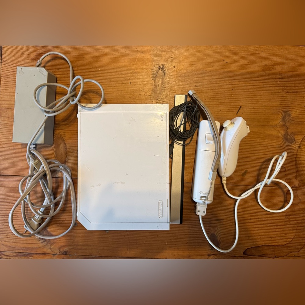 Retro Nintendo Wi White Gaming Console with Accessories